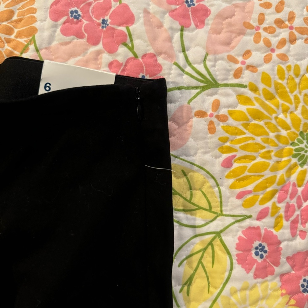 NWT size 6 old navy black pants - Picture 4 of 4